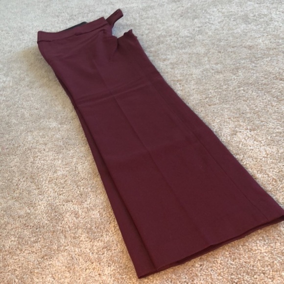 LOFT | Straight Leg Pleated Slacks in Merlot Red - Size 0 - Picture 2 of 6